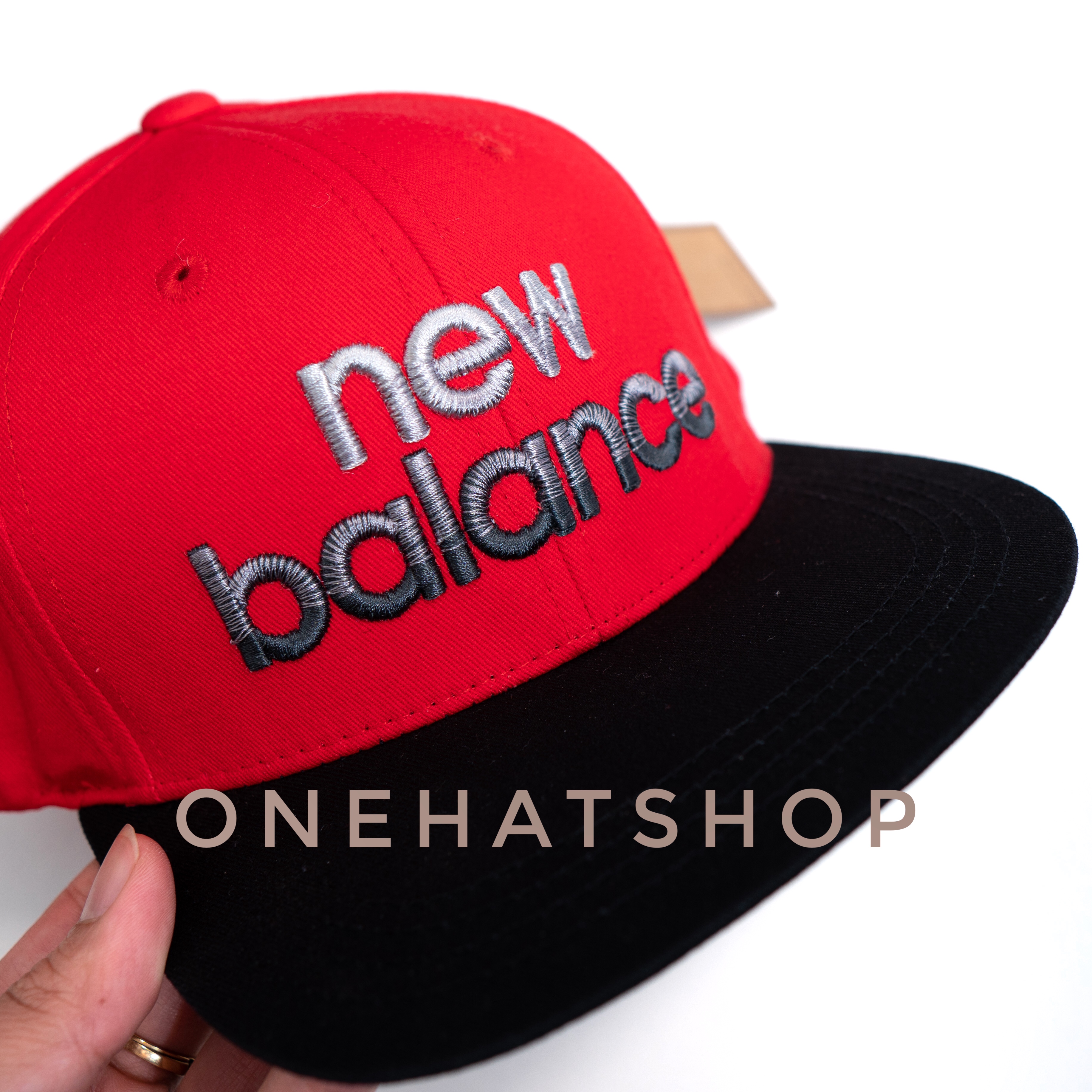 Nón snapback vành thẳng NB vải đỏ cho bé từ 3 tuổi đến 6 tuổi xịn