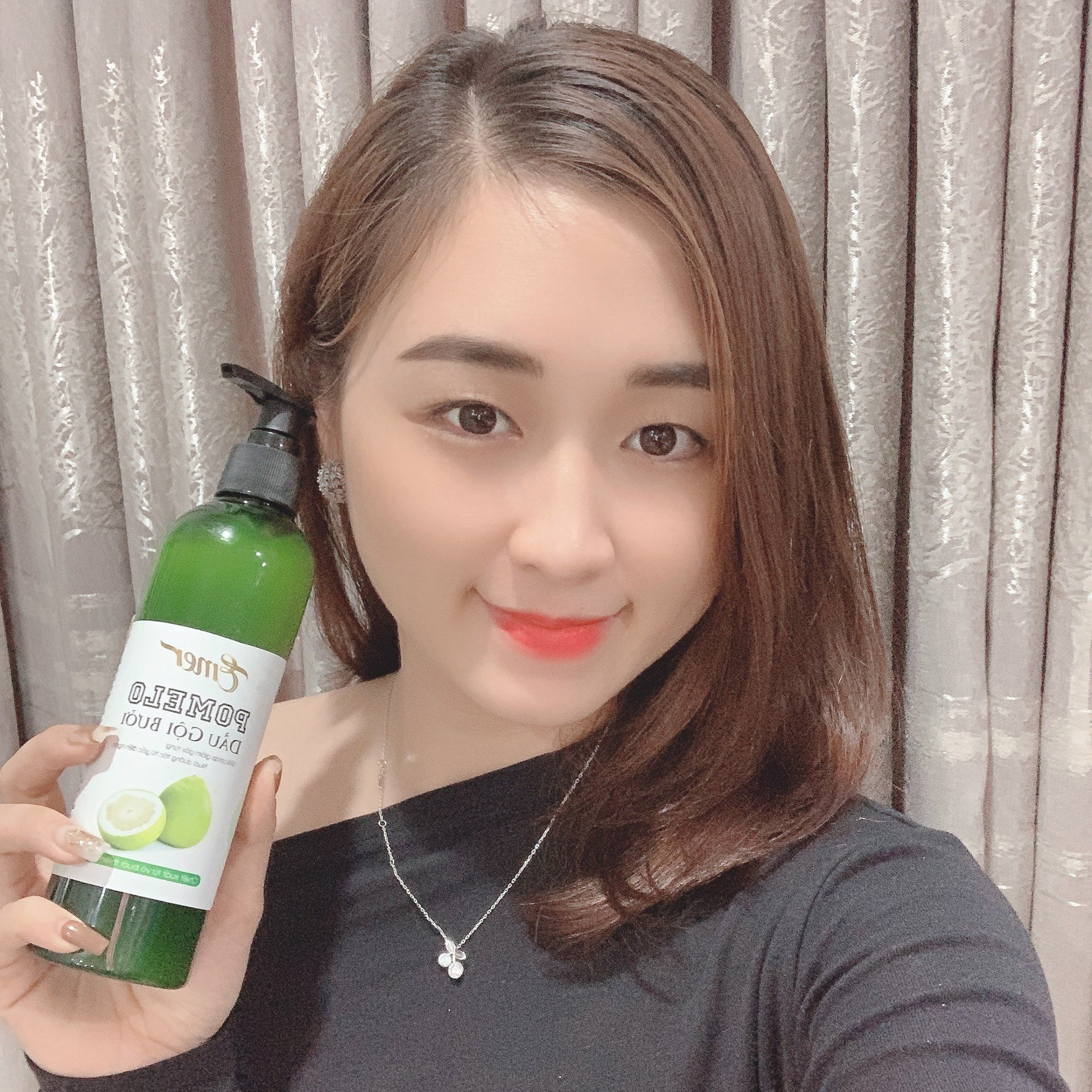 Bộ 2 chai Dầu gội bưởi giảm rụng tóc Pomelo (300ml x 2) giúp kích thích mọc tóc con, cho tóc mọc nhanh hơn gấp 2 đến 3 lần