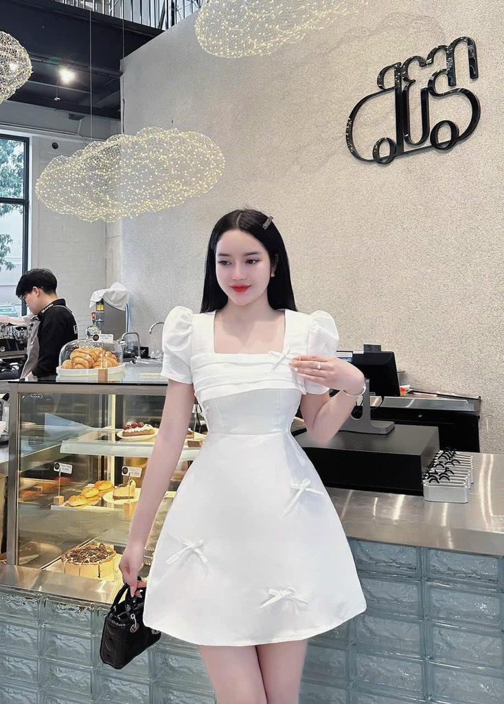 Đầm xòe tapta cổ vuông phối nơ