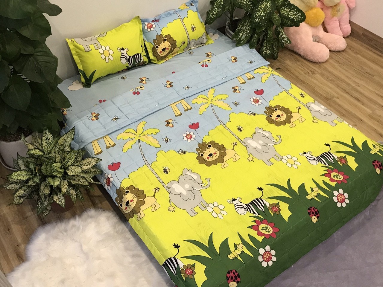 Set 5 món chăn hè ga chun Cotton Poly - Rừng Xanh - Tặng kèm 1 móc khóa Houston