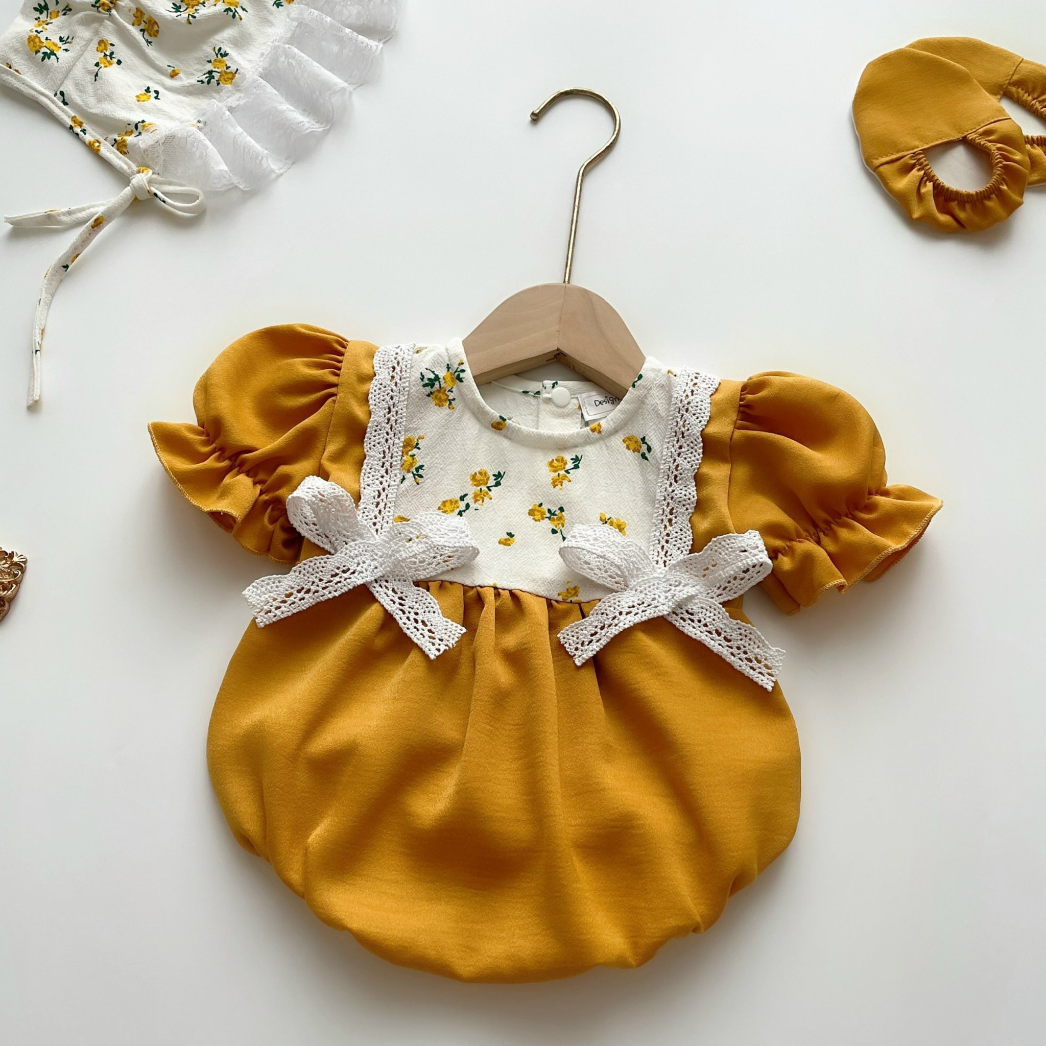 Body Lụa Vàng Phối Nơ Bèo Cho Bé Gái 3 Đến 12kg Chất Lụa Ướt Phối Linen Bột
