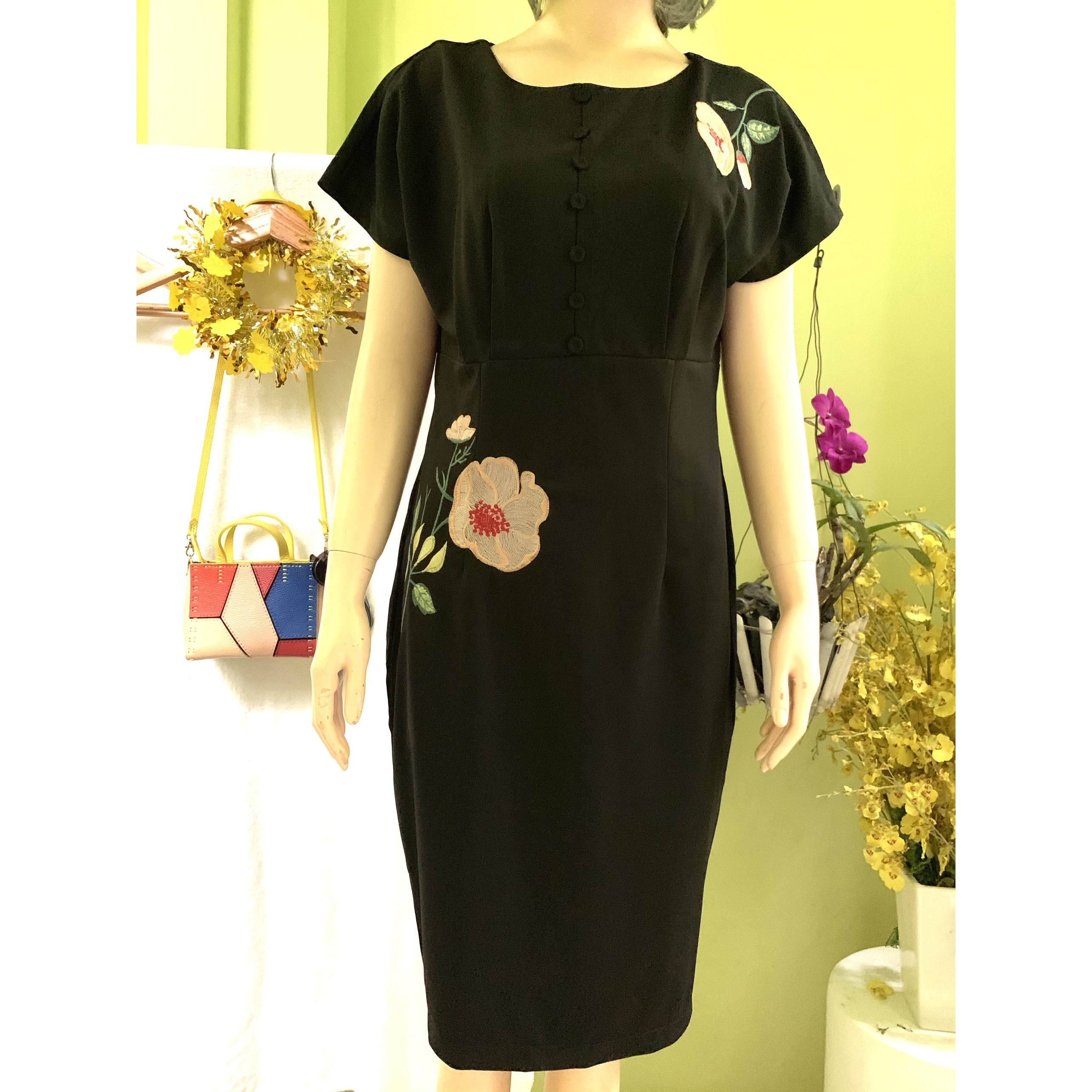 Đầm ôm thêu hoa chất thun cao cấp trung niên