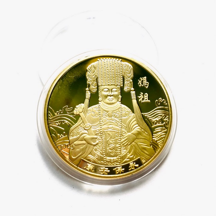 Xu Phật Bà Thánh Mẫu Dùng để cúng dường trong những dịp Lễ, Tết, mang theo bên người, xỏ lỗ đeo dây, làm quà, Kích thước 4cm, Màu Vàng - TMT Collection - SP005284