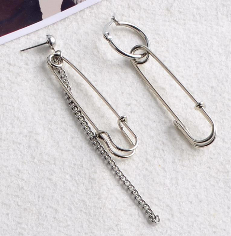 Khuyên tai unisex bất đối xứng