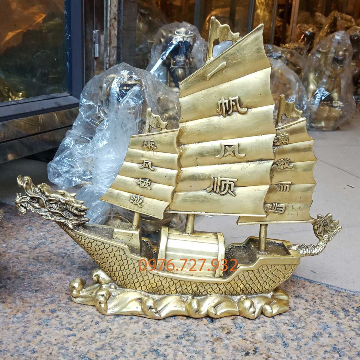 Thuyền buồm phong thủy bằng đồng dài 30cm, thuyền buồm phong thủy