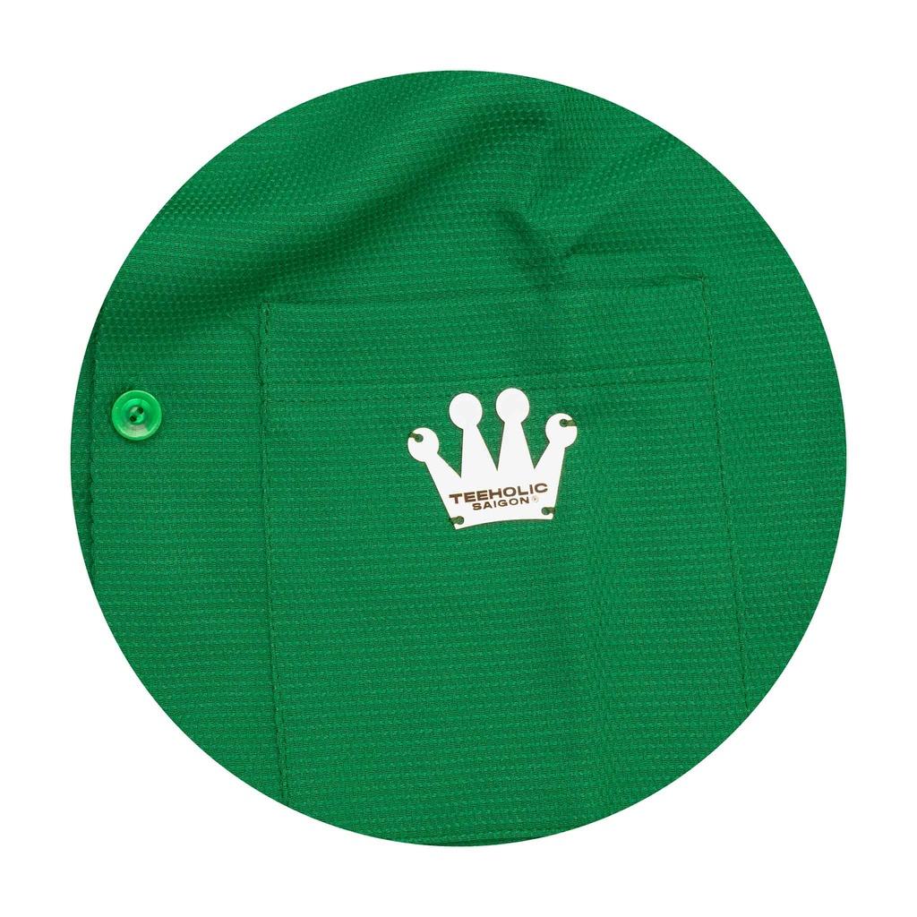 Áo Sơ Mi Unisex Form Rộng Màu Xanh Lá Vải Xốp Gắn Vương Miện Thiếc Logo TeeHolic - THS