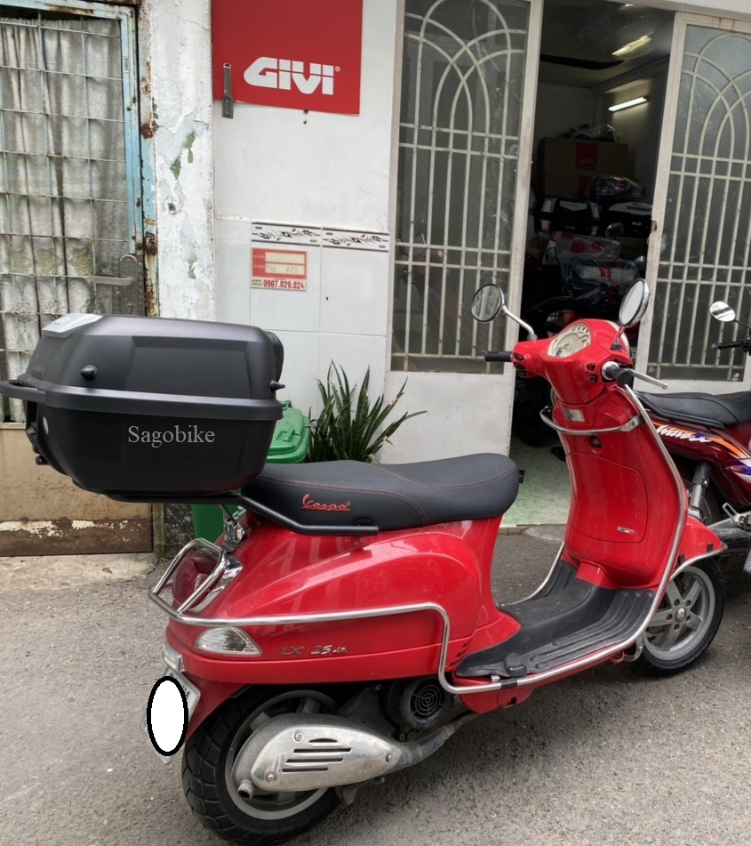 Baga Givi SR lắp cho xe Vespa LX 125/150, baga Vespa LX