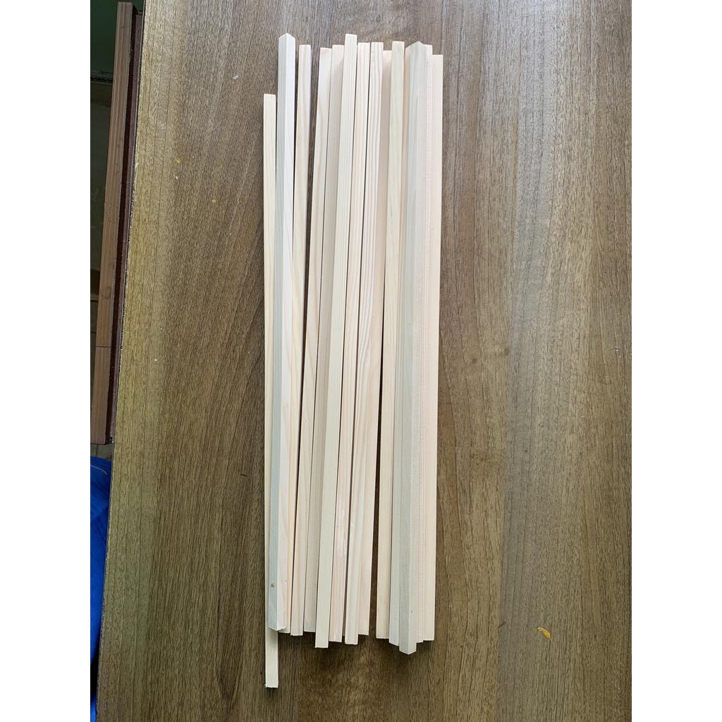 Bộ 10 thanh gỗ thông vuông kích thước 2x2x 50cm làm mô hình, thủ công, đồ chơi, trang trí lồng chim