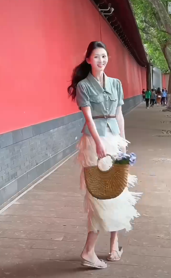SHUANGYAN Trang phục mùa hè kết hợp với một bộ áo sơ mi cao bồi muối, khí chất, eo cao, thiết kế, váy nửa người tua rua, hai bộ đồ nữ.