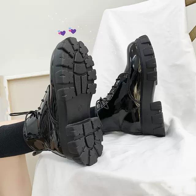 Giầy boots nữ cổ lửng phong cách Hàn Quốc da bóng, da lỳ độn đế siêu hottrend