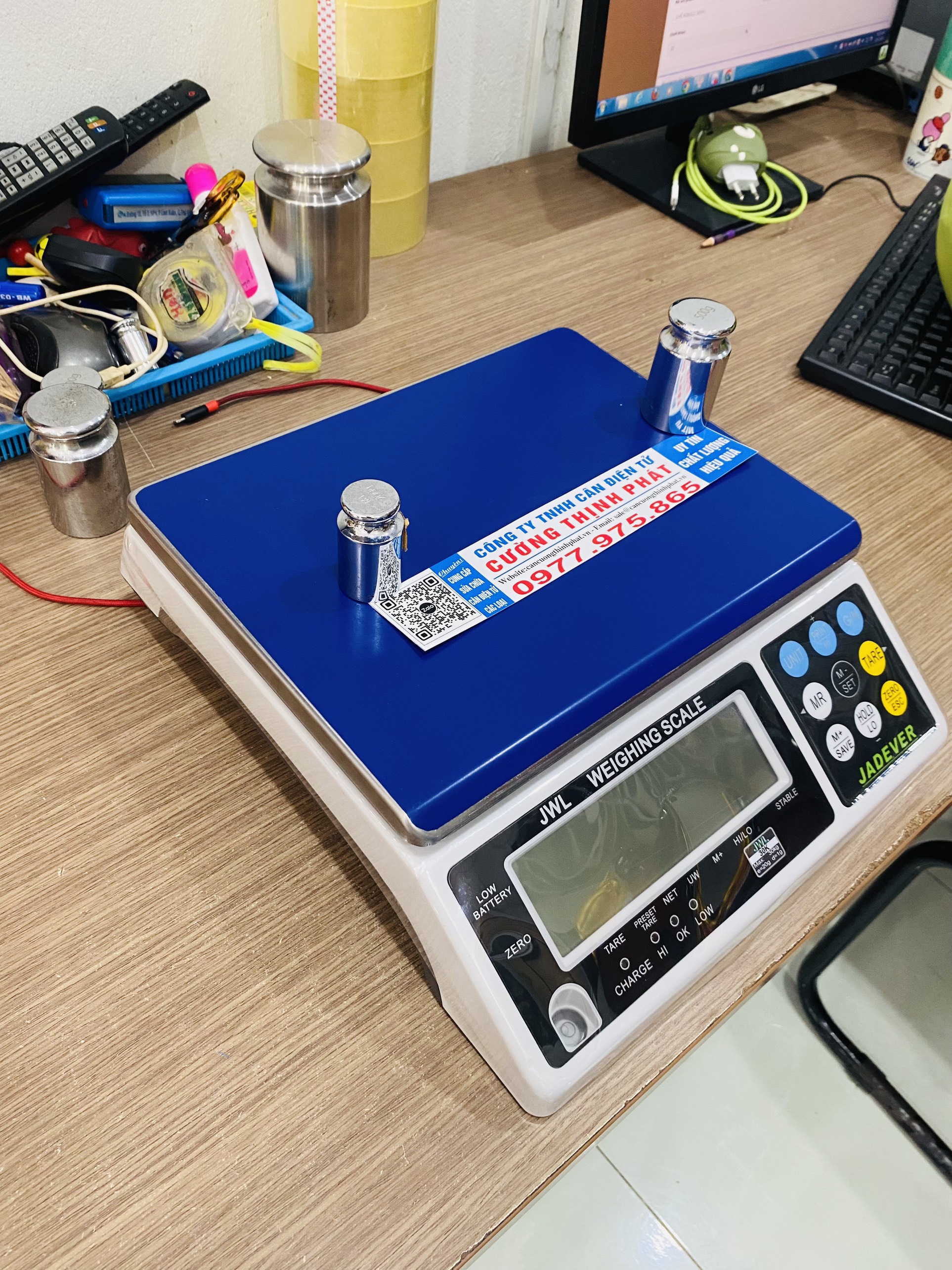 Cân điện tử Jadever JWL Mức cân 3kg độ đọc 0.2g, cân thông dụng hiện đại chính xác đến từng gram