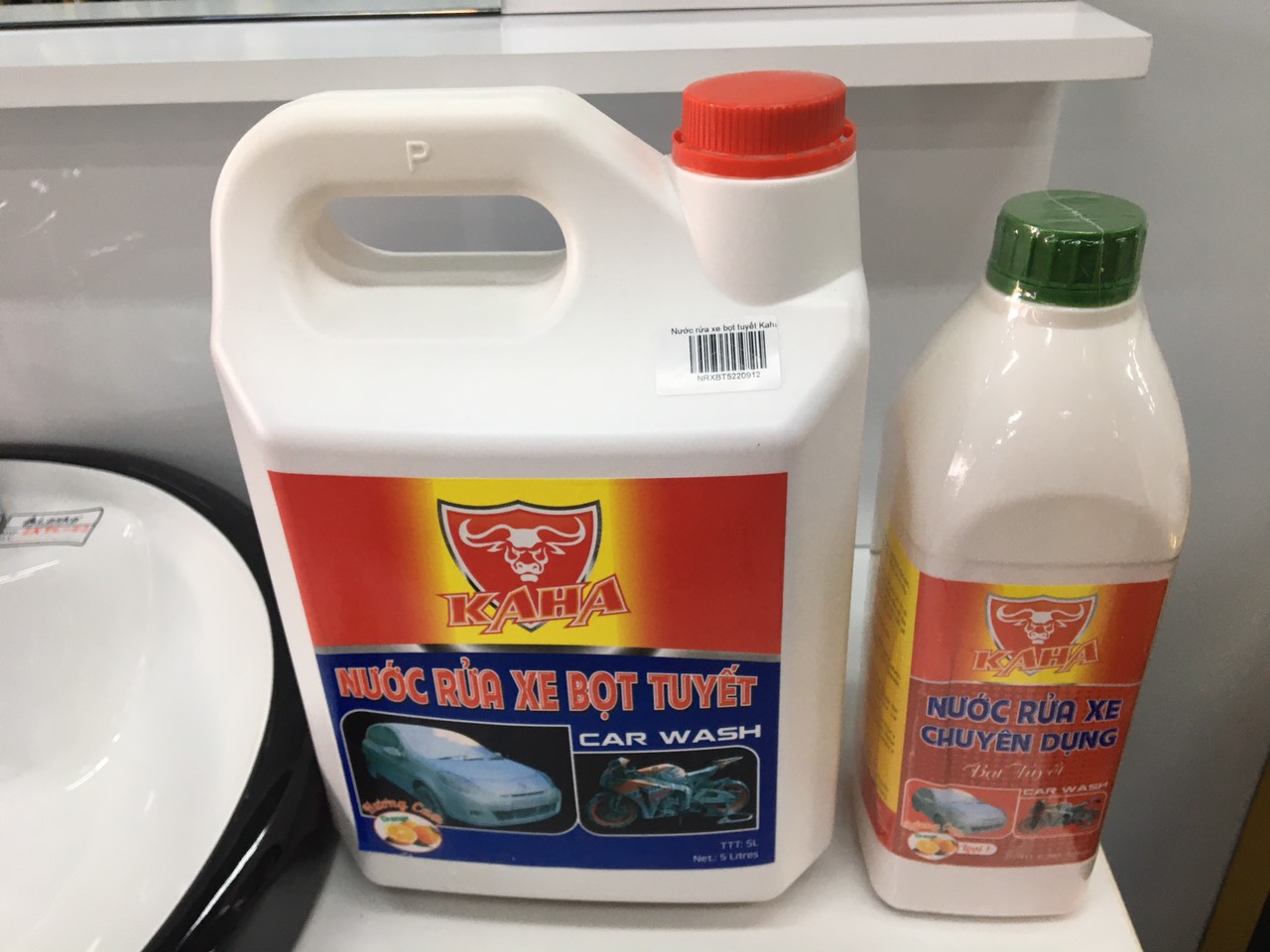 Nước rửa xe bọt tuyết chuyên dụng Kaha chai 1 lít /cal 5 lít