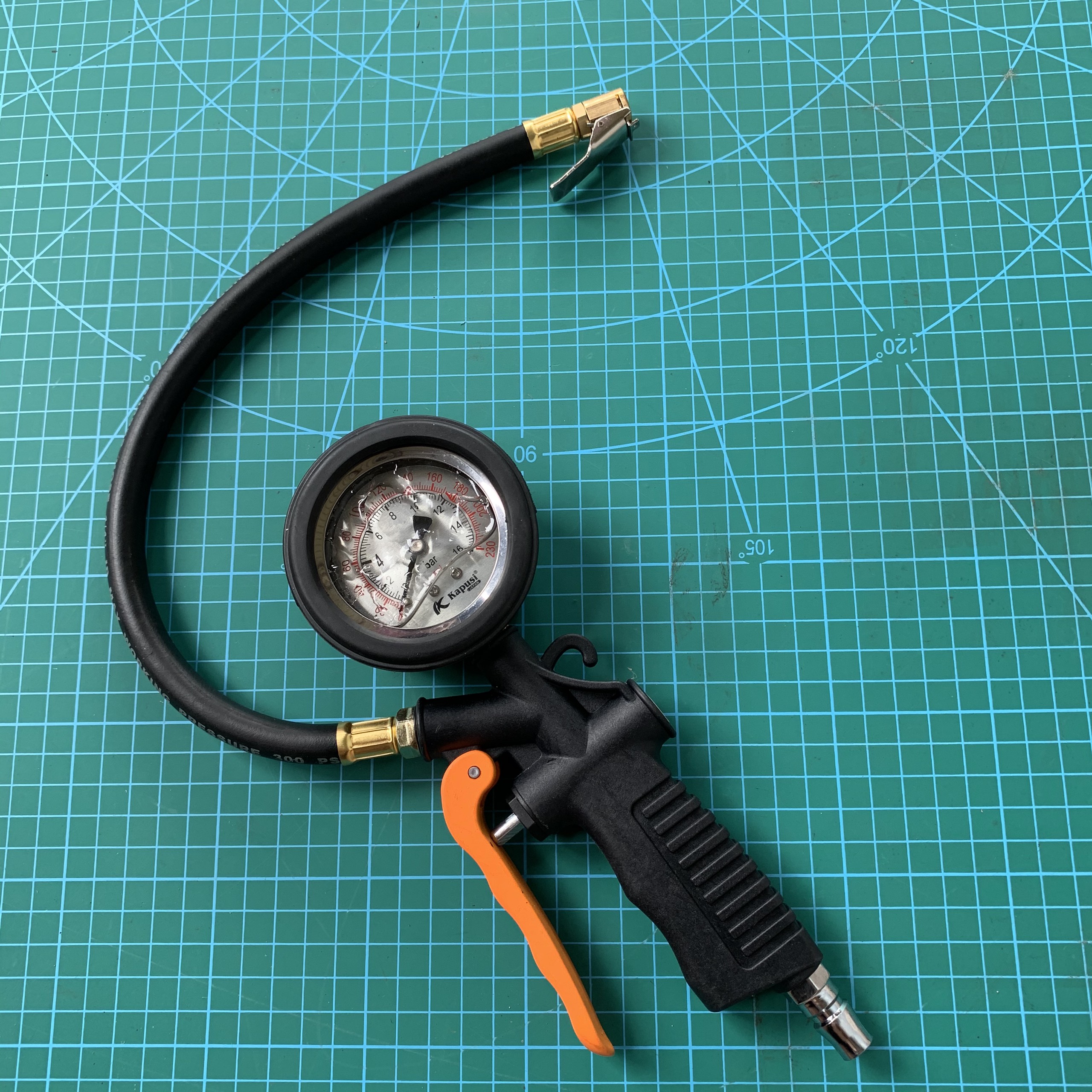 Đầu vòi bơm lốp ô tô đồng hồ dầu - xe máy -đồng hồ đo lốp xe 3 chức năng chuyên dụng cho thợ sửa chữa gara ô tô xe máy - Thương hiệu Kapusi