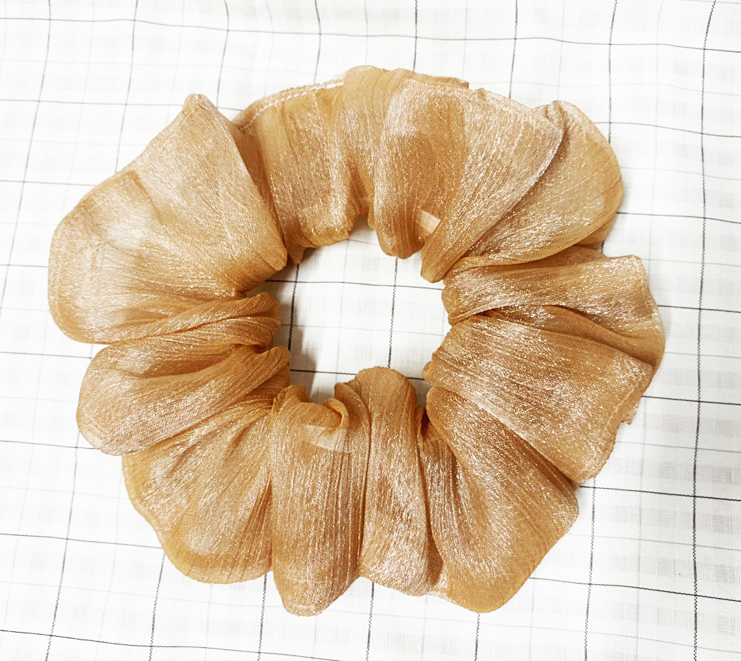 Cột tóc scrunchies màu cánh dán ánh kim size trung