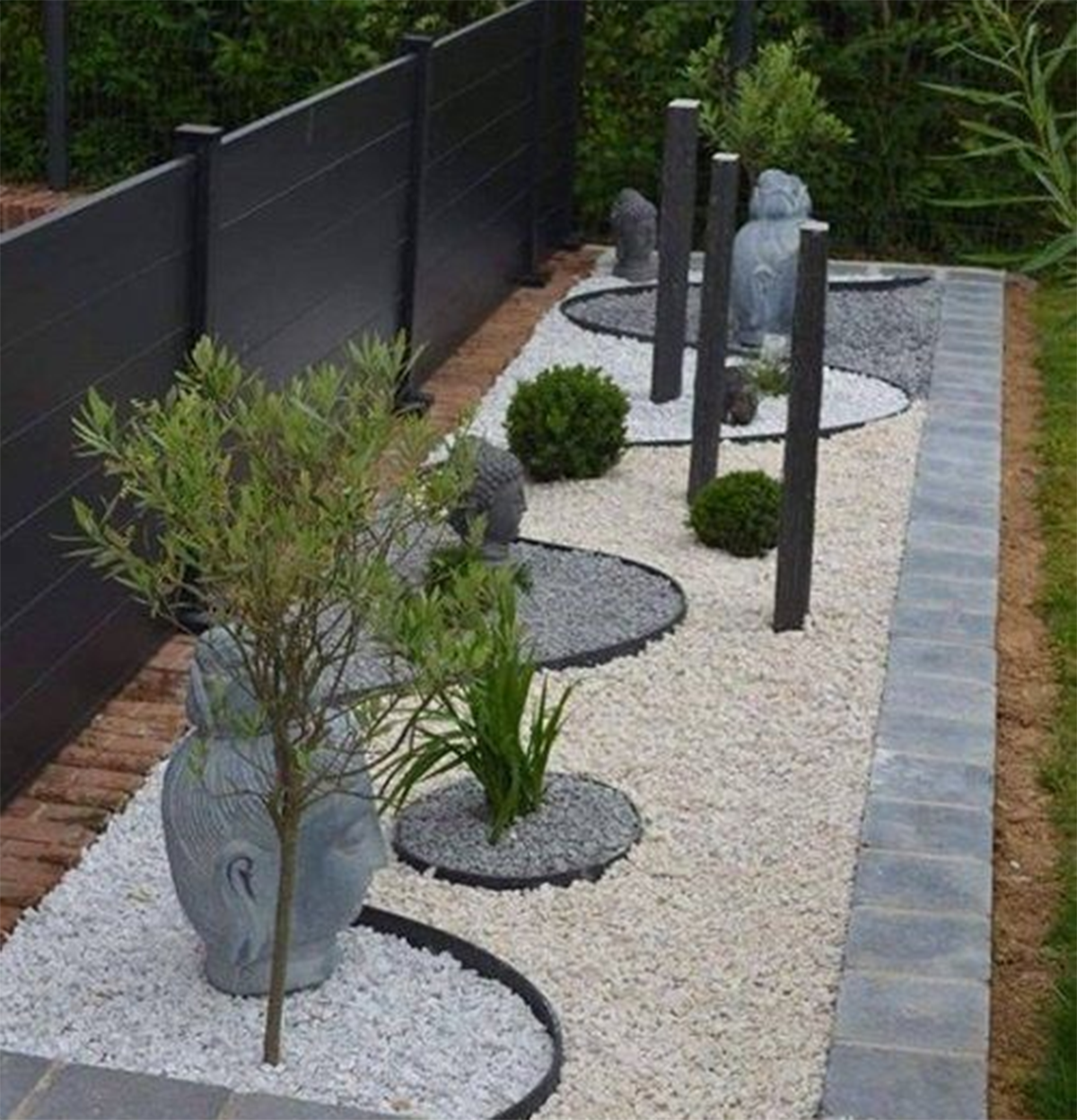Cạnh, Viền Chắn Cỏ Trang Trí Sân Vườn. Nhựa HDPE Cao Cấp. Cuộn Dài 10 mét. Dùng Tạo Hình, Ngăn Cách Các Vật Liệu, Làm Lối Đi Rải Sỏi, Phân Luống Cây Trồng. Bền Hơn 10 Năm