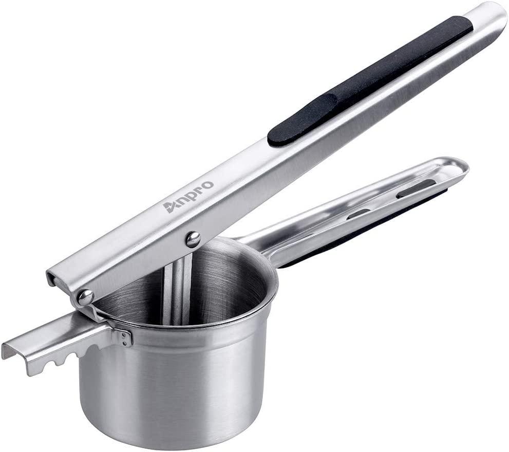 Potato Masher Fruit Press với tay cầm cảm ứng mềm màu đen