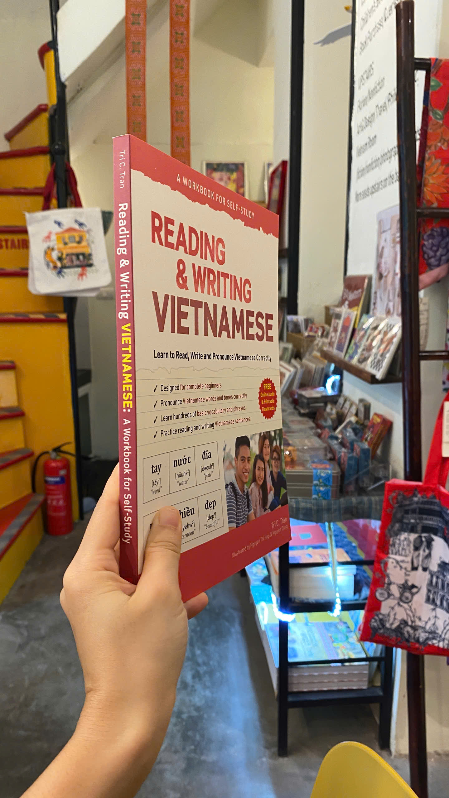 Sách - Reading &amp; Writing Vietnamese (Workbook) | Learn Vietnamese / Học Tiếng Việt / Nhập khẩu
