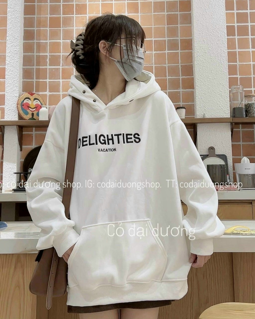 Áo hoodie phối khuy DELIGHTIES freesize Unisex - Áo nỉ cổ tròn form rộng tay bo bồng dáng thụng cá tính, [Hình thật + video] Áo khoác Hoodies nỉ in chữ DELIGHTIES dành cho nam nữ, Áo Hoodie Delighties Nỉ Ngoại Vintage Unisex Suông Oversize In 5D