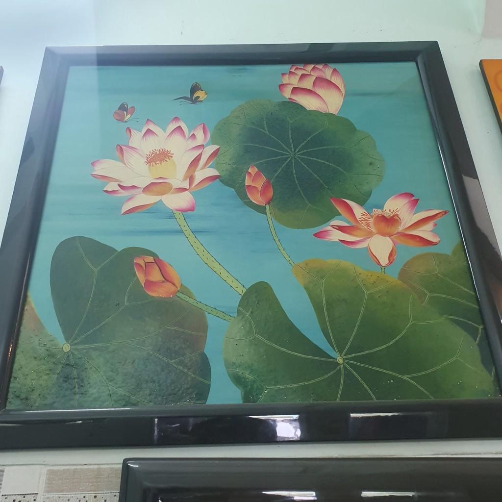 Tranh sơn mài hoa sen cao cấp Thanh Bình Lê 80x80 cm có khung sơn mài đẹp