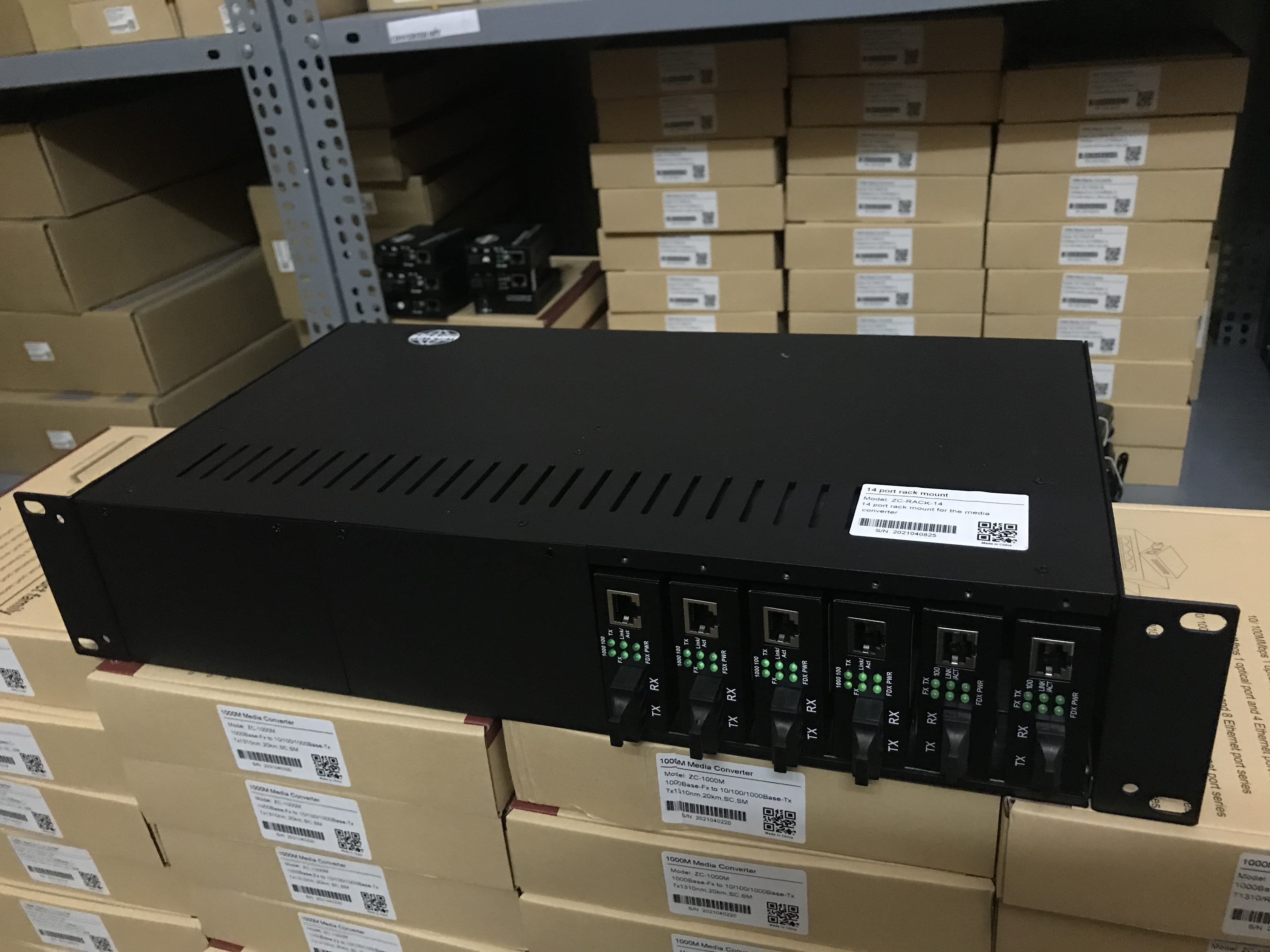 Khung Nguồn tổng 14 khe cắm. Hàng chính hãng ZINCOM. Model: ZC-RACK-14