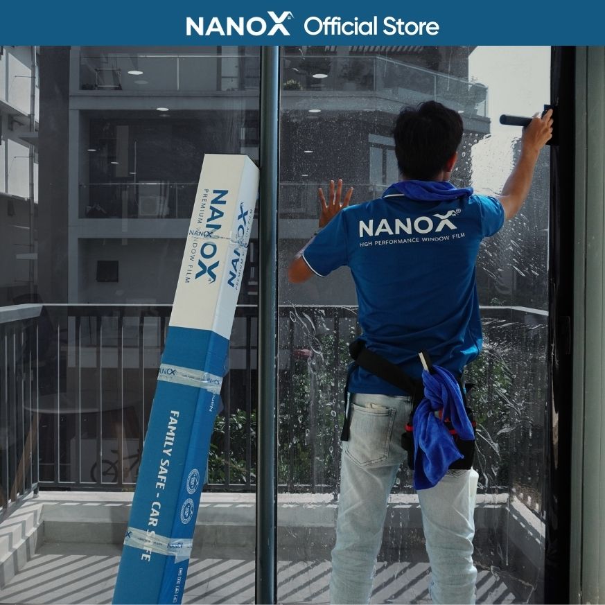 Phim cách nhiệt NanoX A5 màu đen chống nắng nóng cho nhà kính &amp; văn phòng
