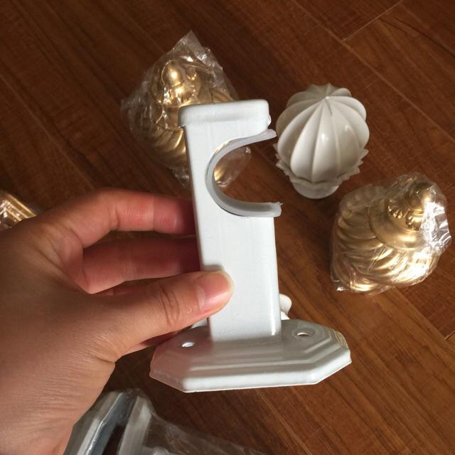 Trụ đỡ và đầu bịt thanh treo rèm
