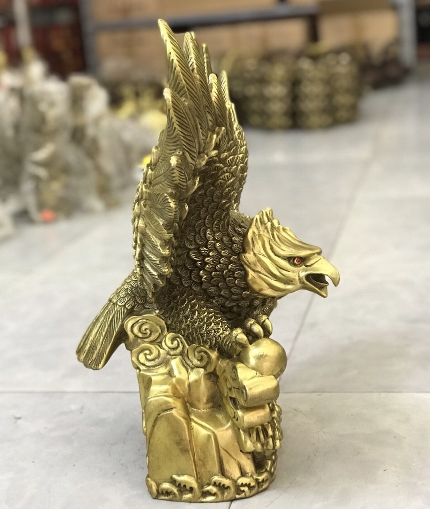 Tượng Đại bàng cắp ngọc bằng đồng MS300