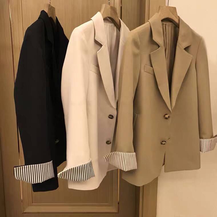 Áo blazer, áo vest cao cấp 2 lớp tay áo sắn gấu kẻ sọc trẻ trung lạ mắt