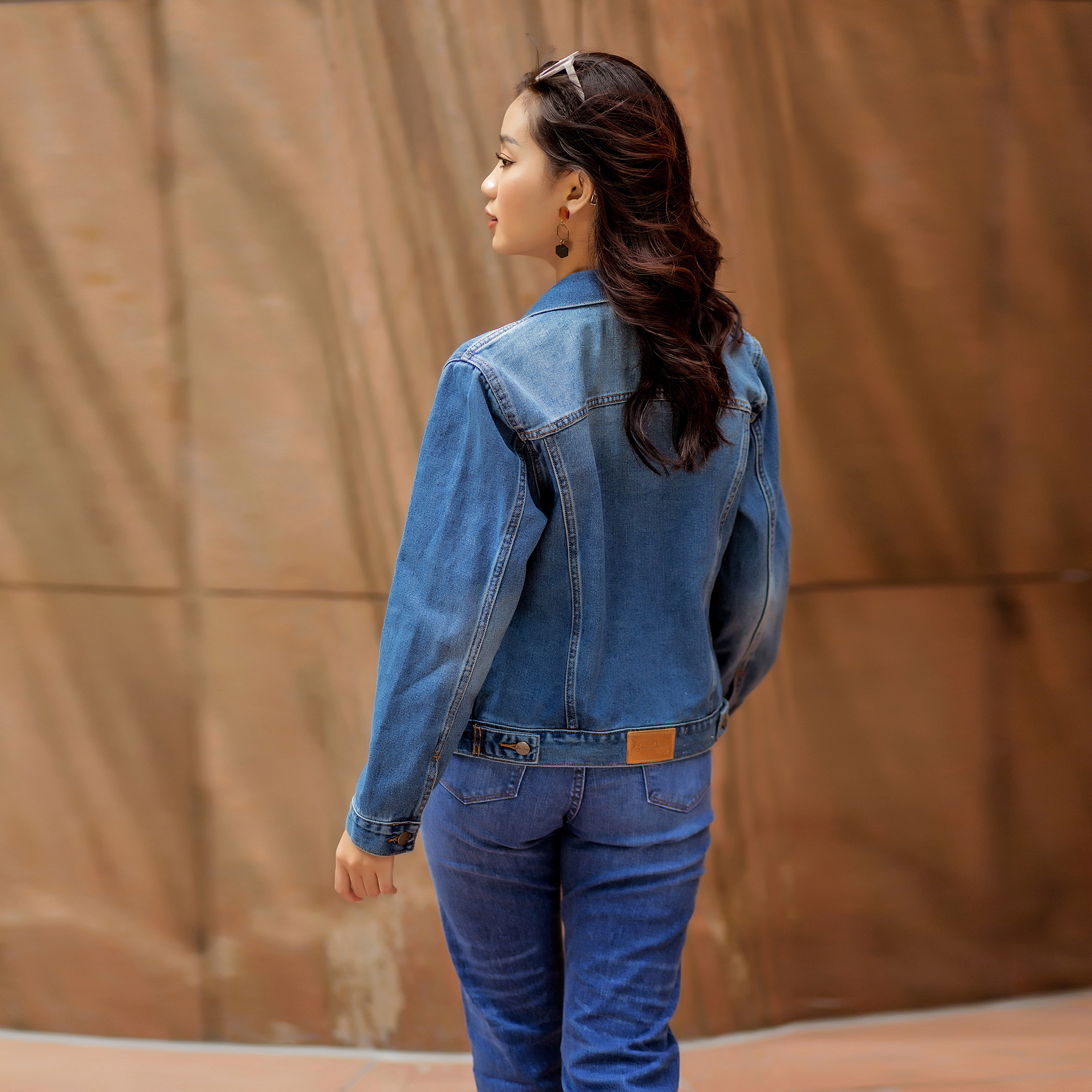 Áo Khoác Jean Nữ Trơn Màu Xanh Đậm Nhạt Aaa Jeans