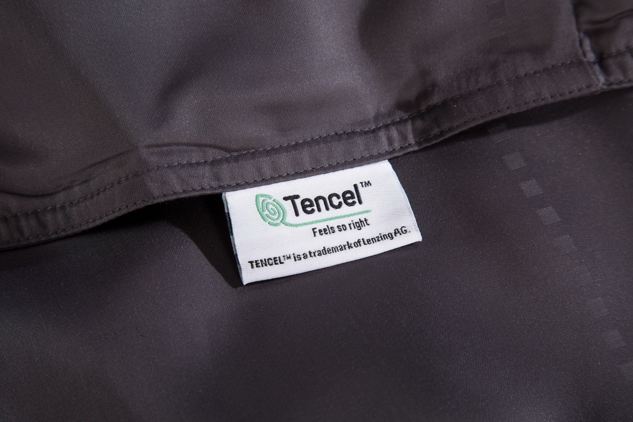 Bộ ga và Vỏ gối Akemi Tencel Modal Earnest Tiga Belas, gồm 5 món