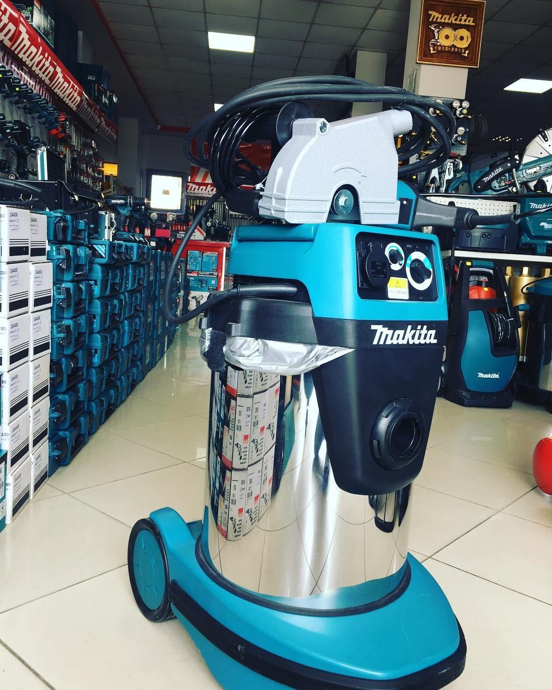 MÁY HÚT BỤI ƯỚT VÀ KHÔ 1050W MAKITA VC3210LX1 - HÀNG CHÍNH HÃNG