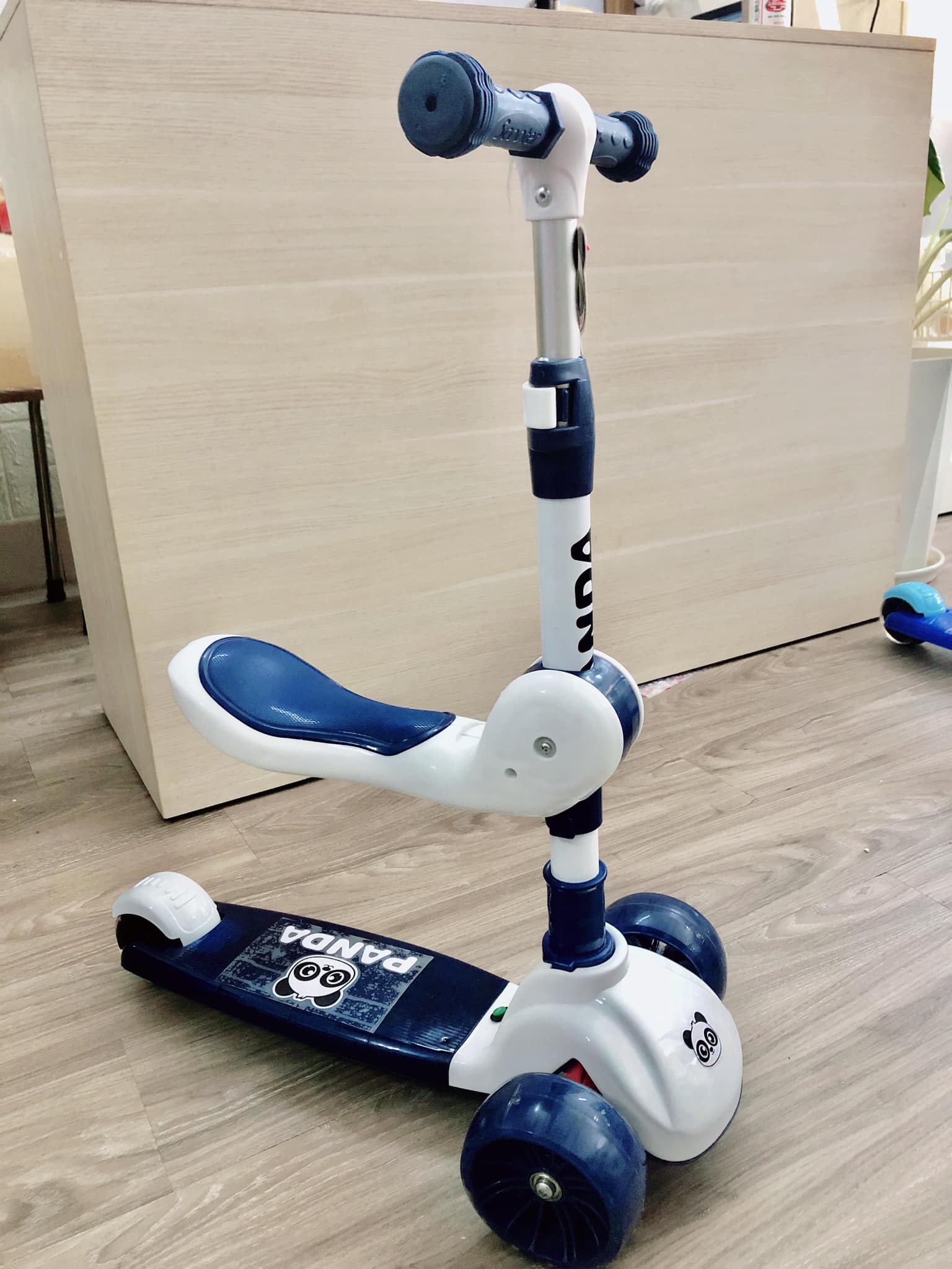 Xe trượt scooter 3 bánh có đèn phát sáng có nhạc - xe trượt panda