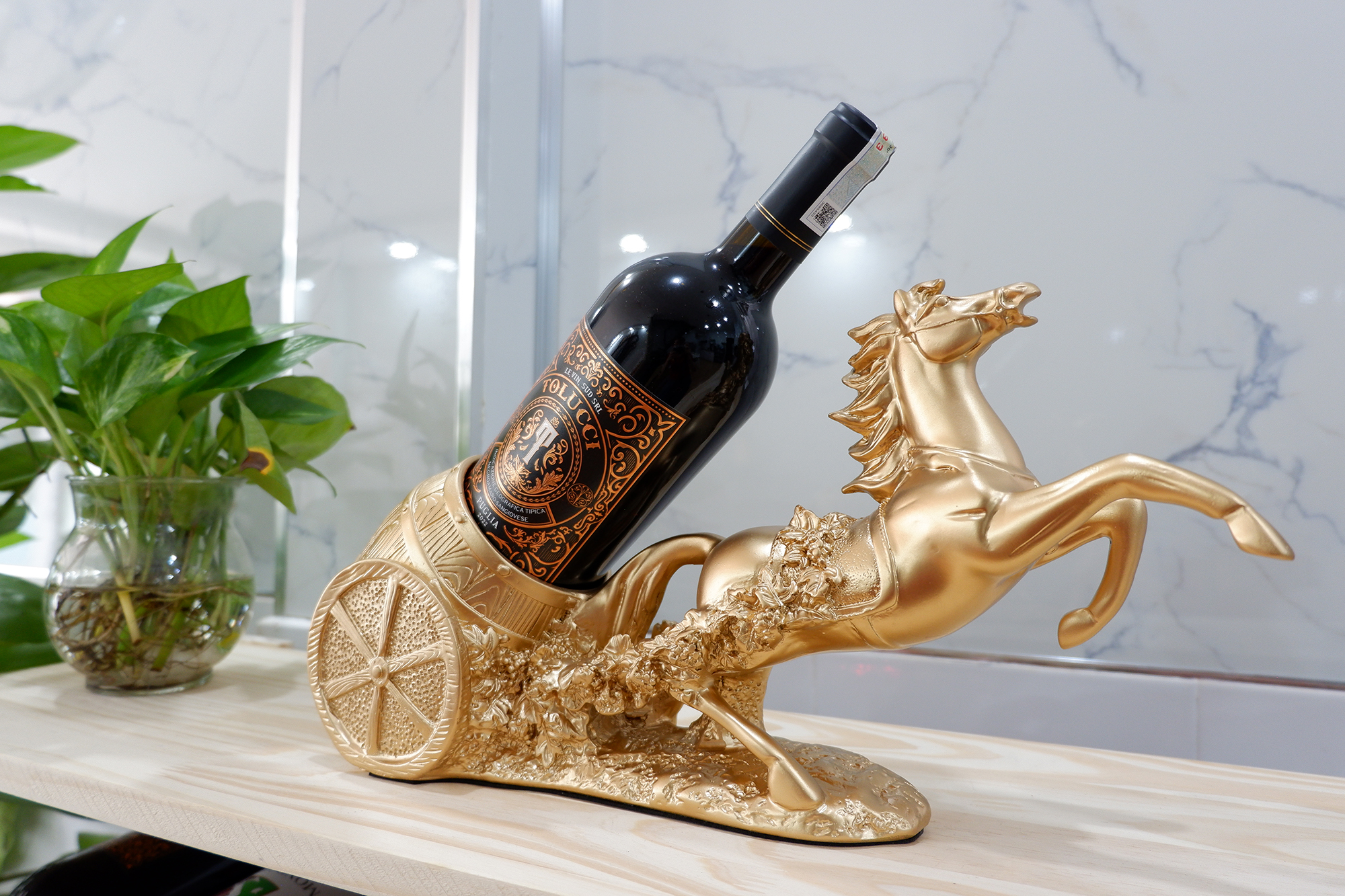 Kệ rượu vang mã đáo thành công vàng