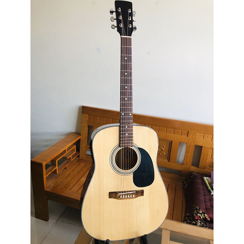 Đàn guitar classic model DD120X có EQ 7545R cho ra âm thanh tốt dành cho bạn tập chơi và sử dụng lâu dài