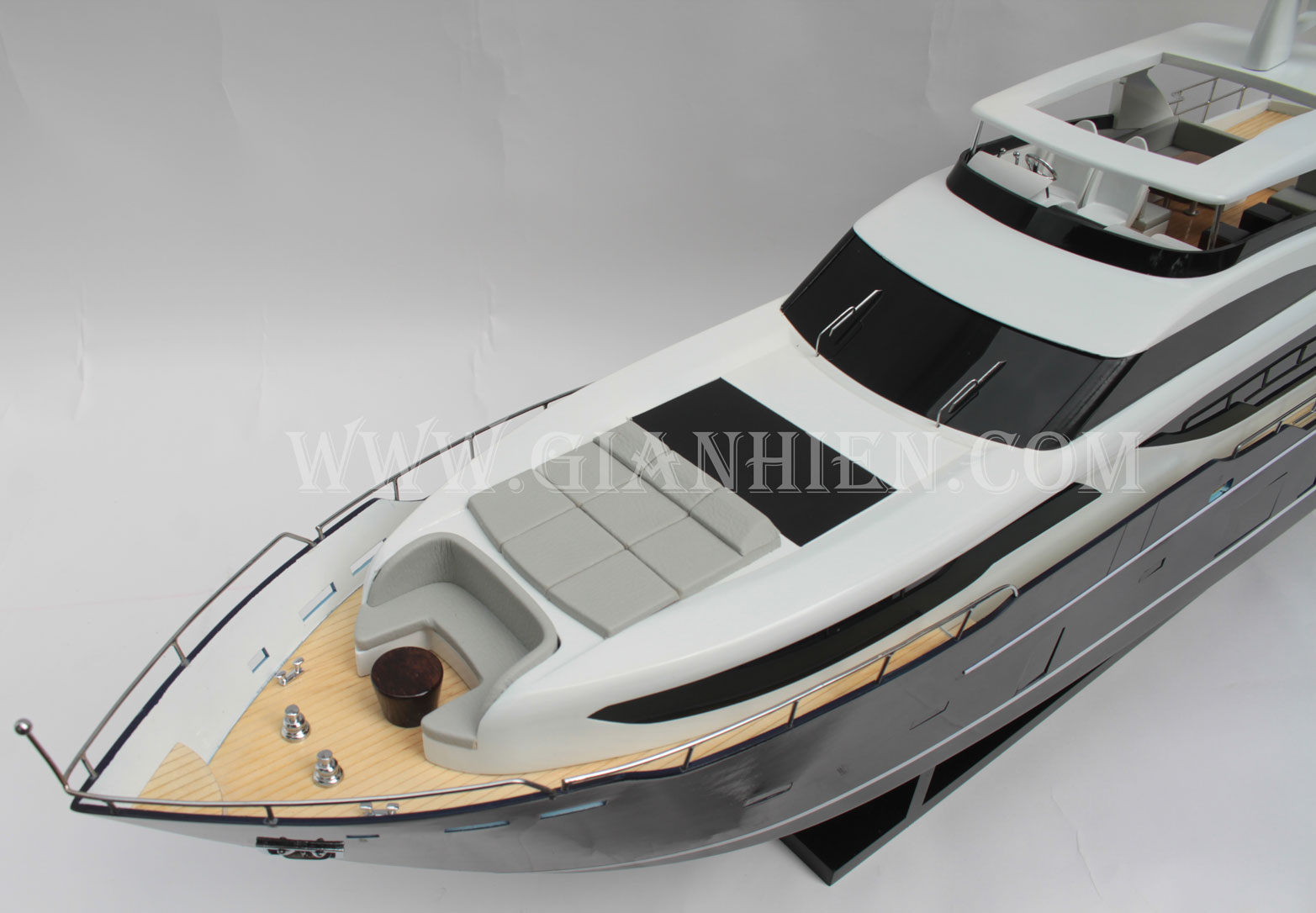 Mô hình Du Thuyền hiện đại PRINCESS SUPERYACHTS 30M (Blue Black) 90cm (Giá xưởng)