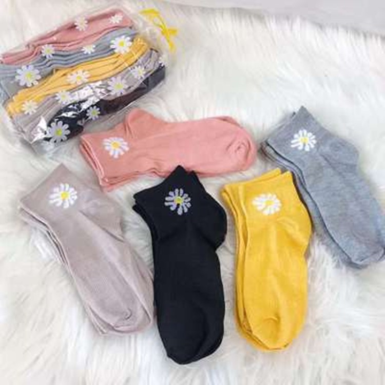 Set  10 đôi tất gấu  , hoa cúc nữ ,cổ ngắn nhiều màu dễ thương vải cotton , khử mùi , kháng khuẩn  kèm túi dây rút xinh xắn cute cho phái nữ