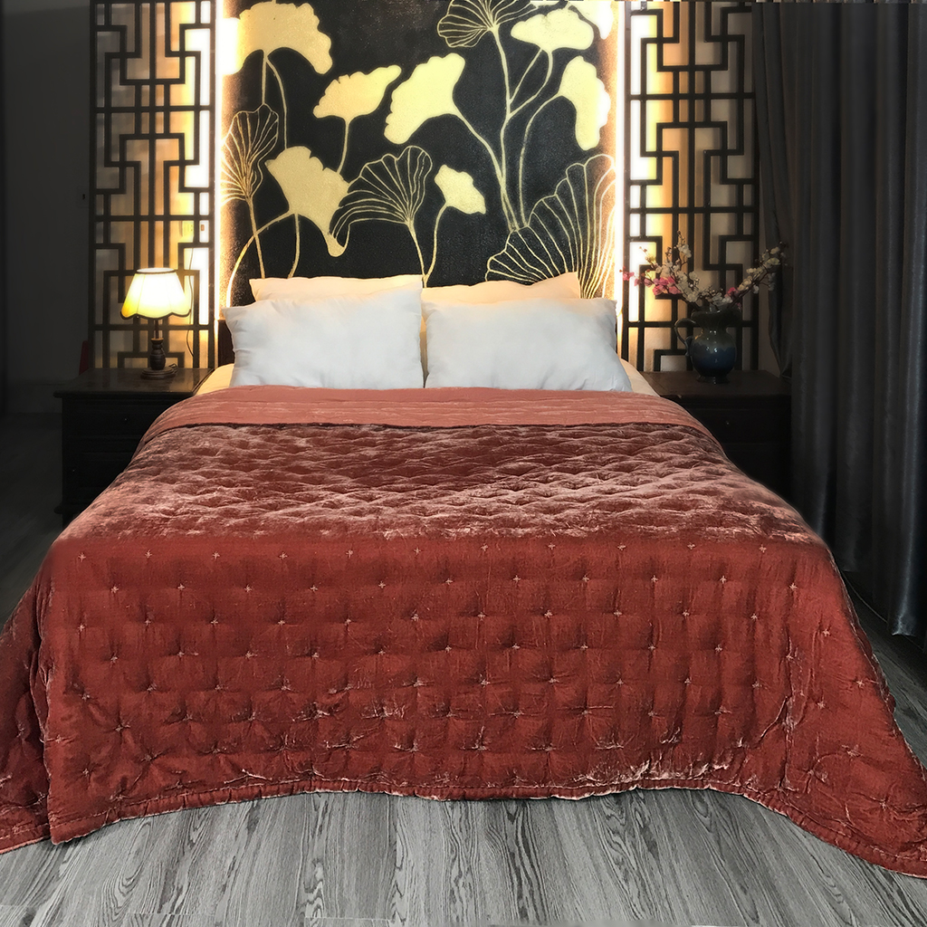 Chăn Nhung Lụa Chần Bông Điều Hòa Cao Cấp Dùng Bốn Mùa - Chăn Nhung Khâu Hoa Thị - Đỏ Gạch I Silk Velvet Blanket.