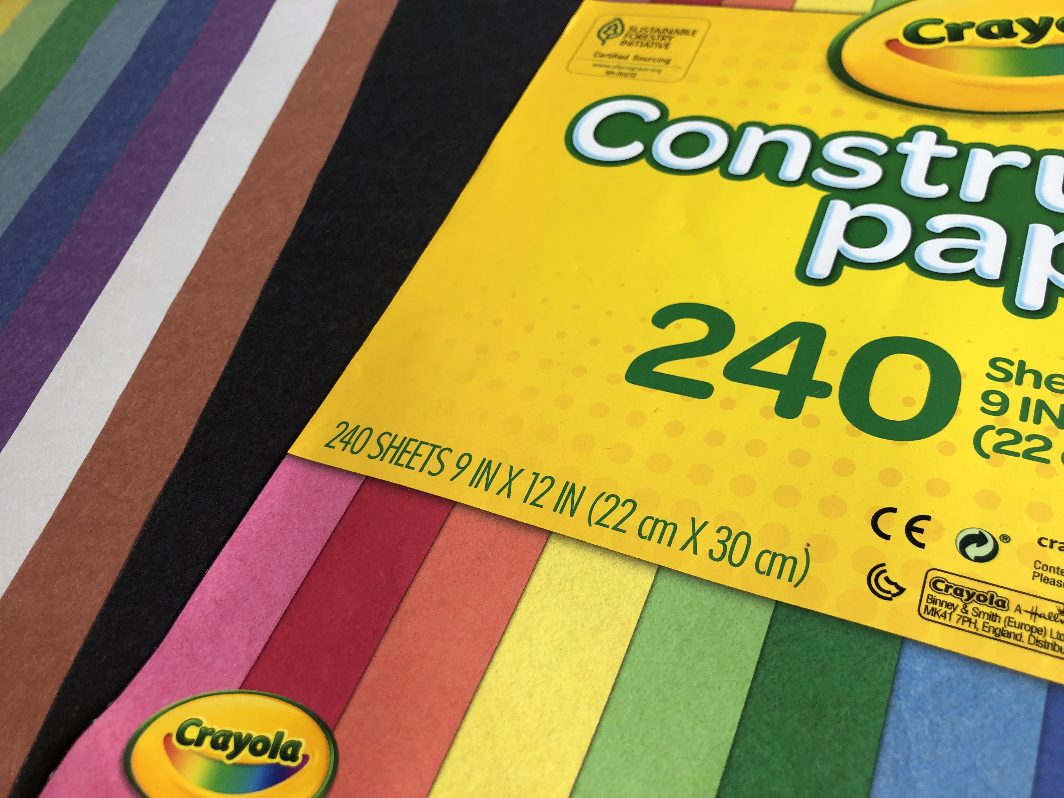 Com Bo 2 Xấp 12 Màu Giấy Thủ Công Crayola Made In Canada
