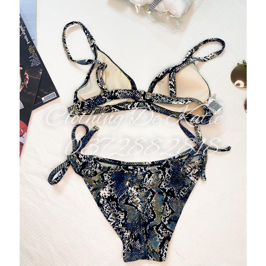 Bikini đồ bơi đi biển 2 mảnh da rắn quần tam giác buộc nơ sườn nhún tạo khe mông- by Clothing De Katie