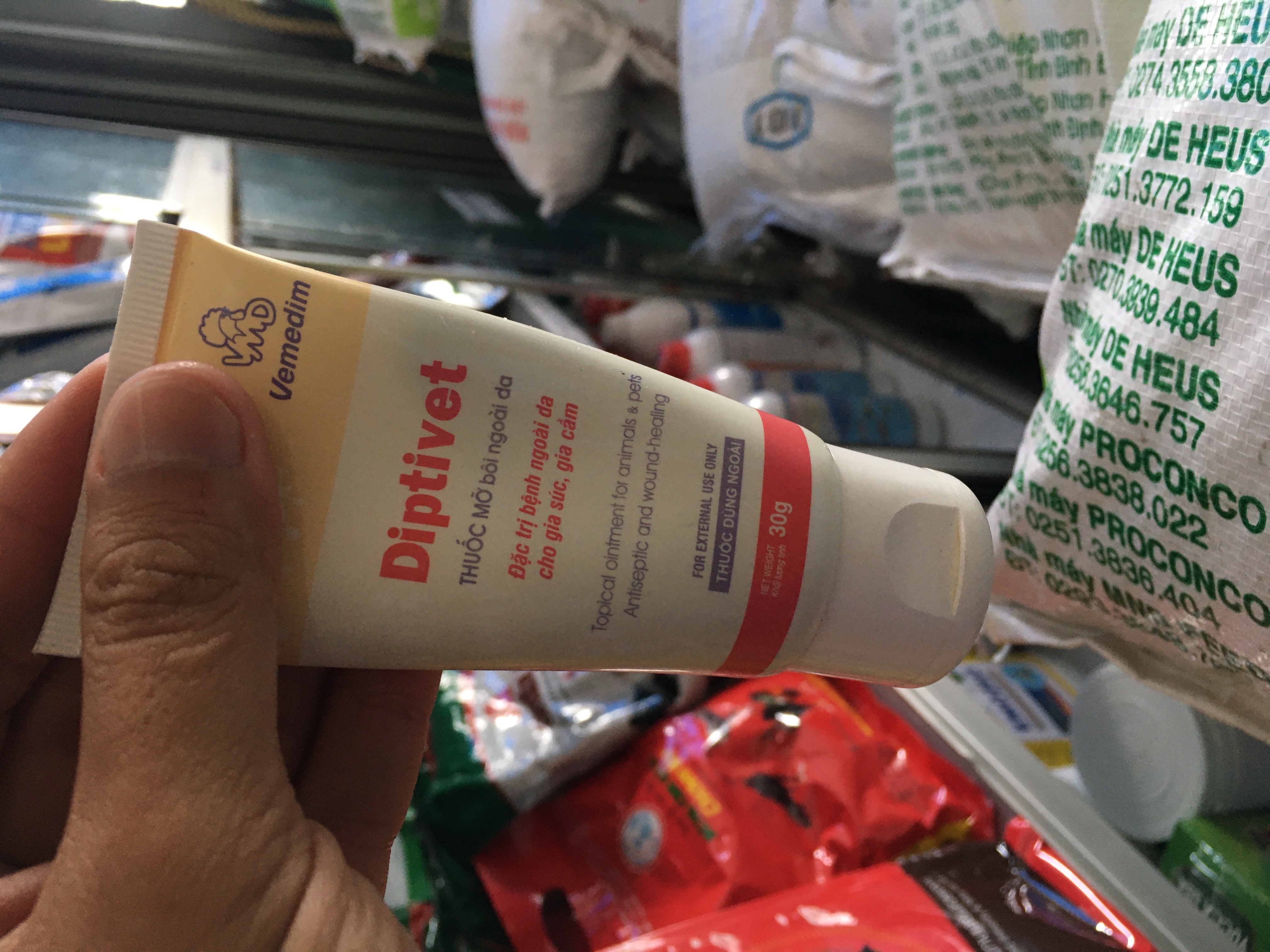 Diptivet dạng mỡ bôi ngoài da ,diệt bệnh ngoài da cho gia súc gia cầm heo trâu bò gà vịt