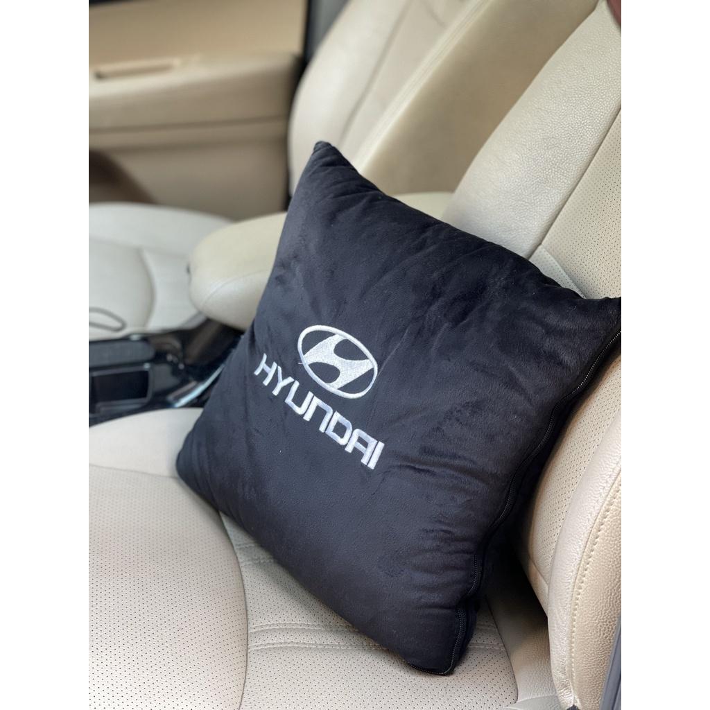 Gối và chăn (mền) 2 trong 1 (logo Hyundai) - Sử dụng làm tựa lưng chăn đắp văn phòng hoặc ô tô tiện dụng chất lông tuyết