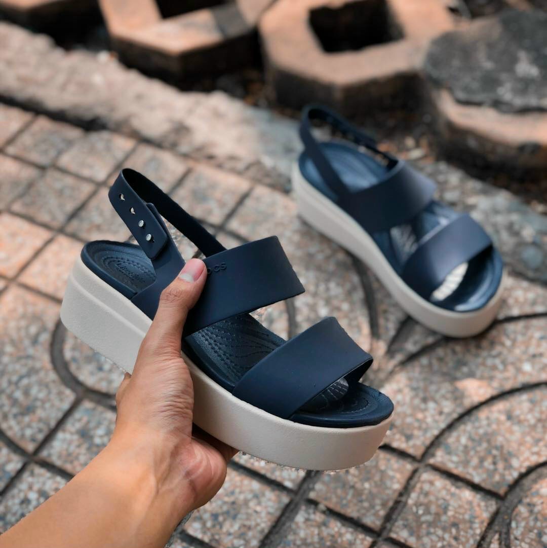 Sandal CrOSs Blooklyn Low 5cm quai ngang  cho nữ MÀU NAVY