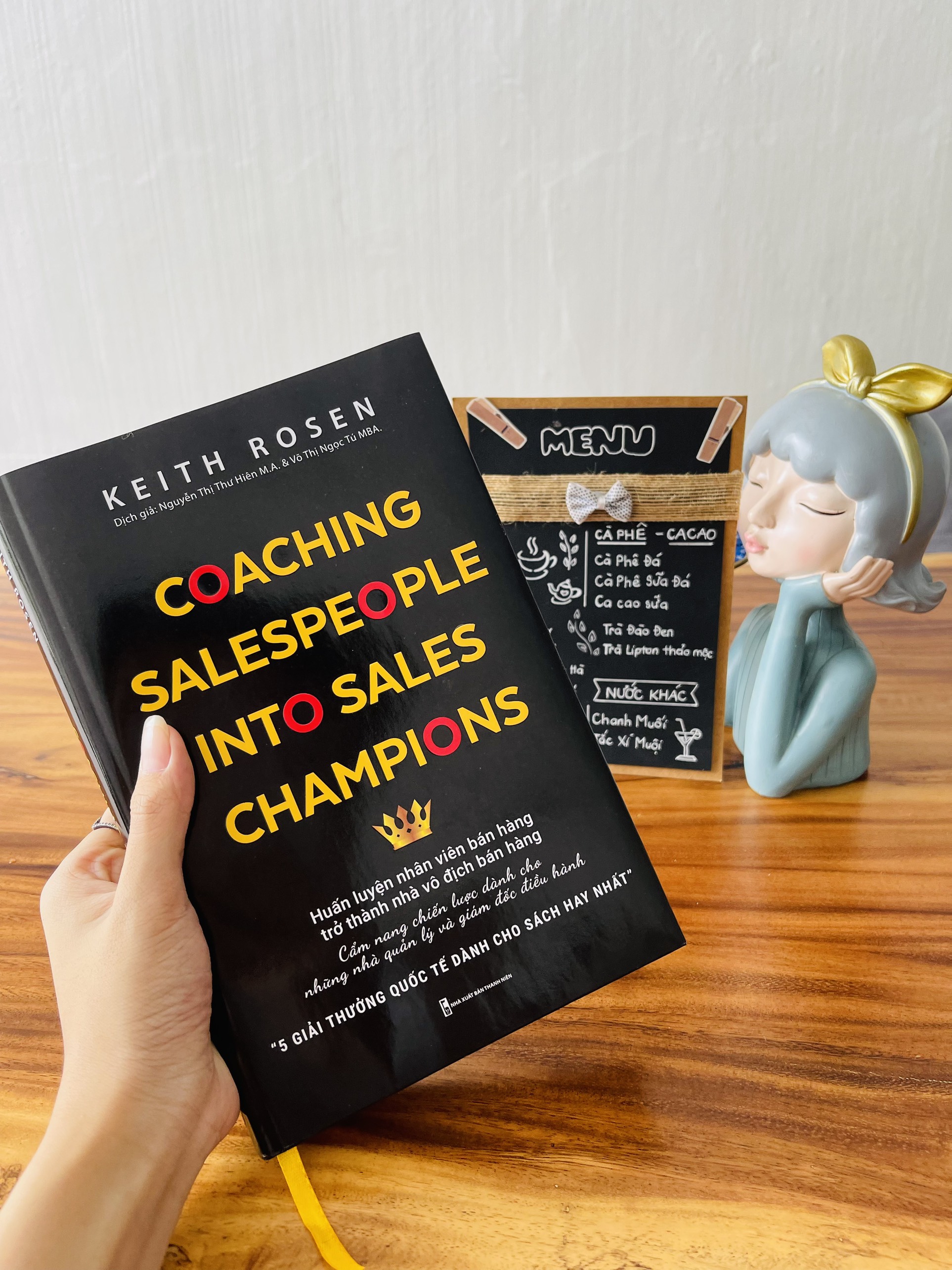 COACHING SALES PEOPLE INTO SALES CHAMPIONS - Huấn luyện nhân viên bán hàng trở thành nhà vô địch bán hàng