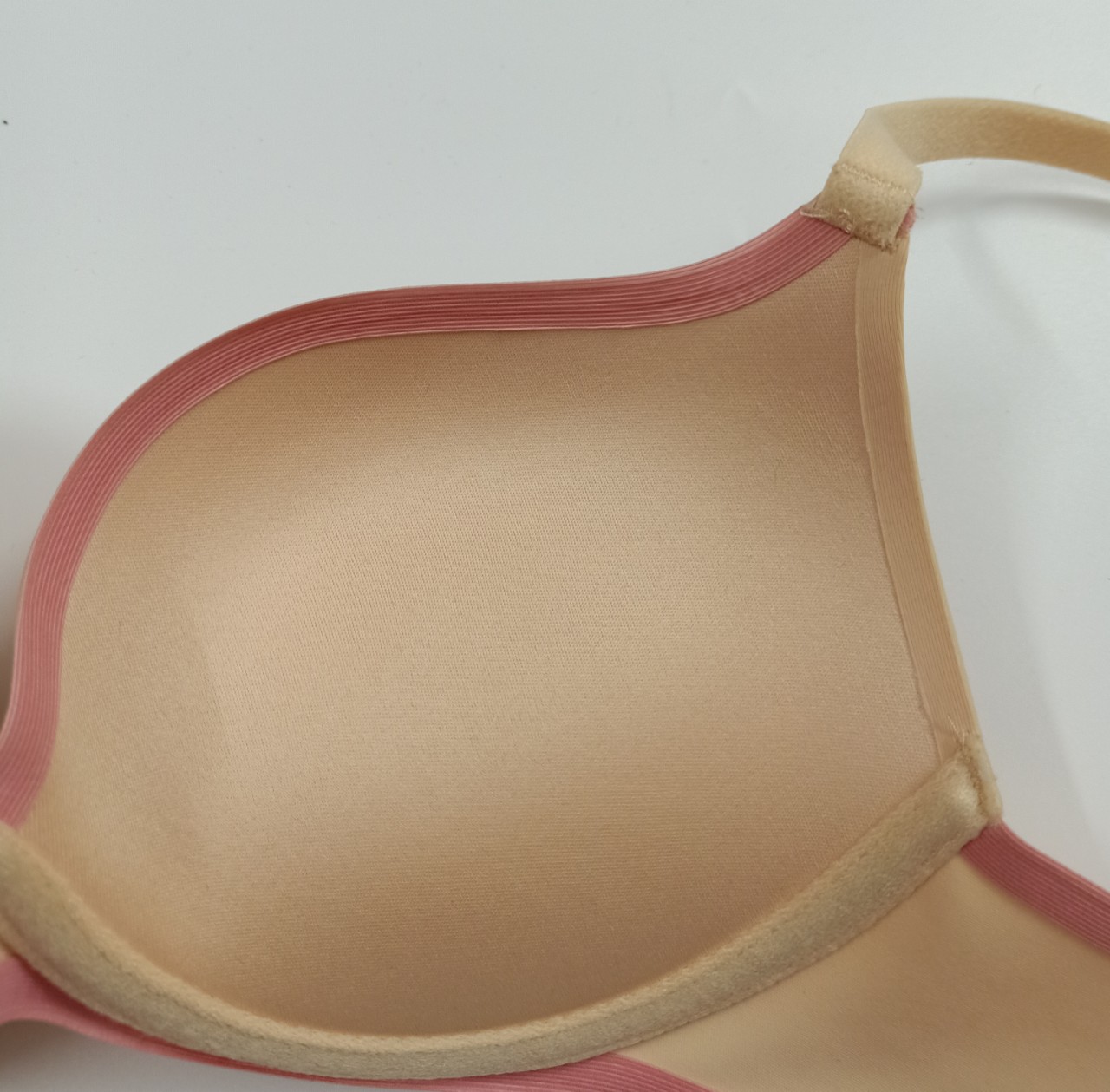 Áo lót nâng ngực không đường may gọng nhựa, đệm mút dày 3cm Vicci AV.241 nâng đẩy ngực chống chảy xệ cao cấp