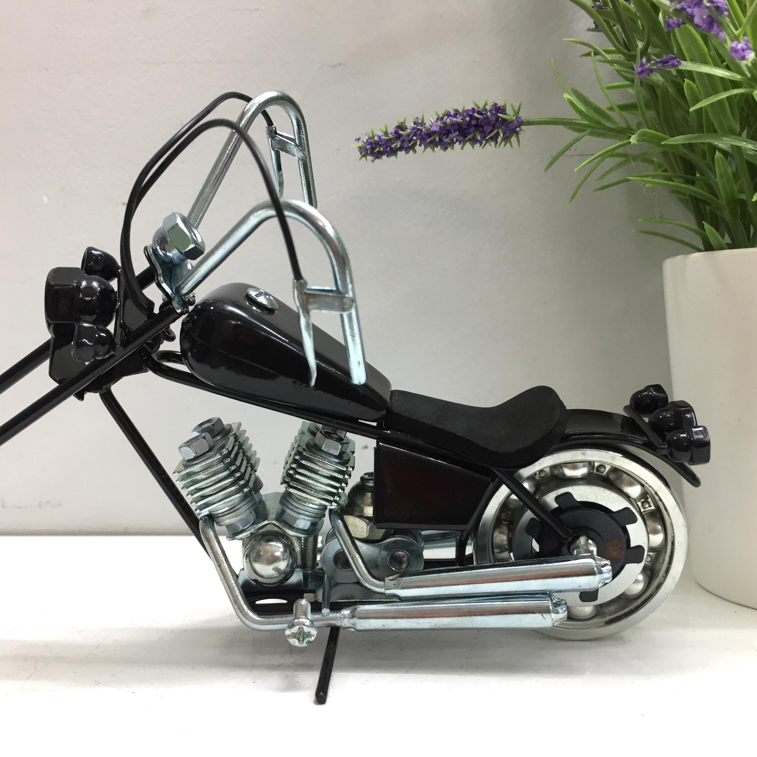 Mô hình xe mỹ nghệ sắt trang trí xe Moto Harley Davidson Chopper - Màu Đen - Mỹ Nghệ Sắt