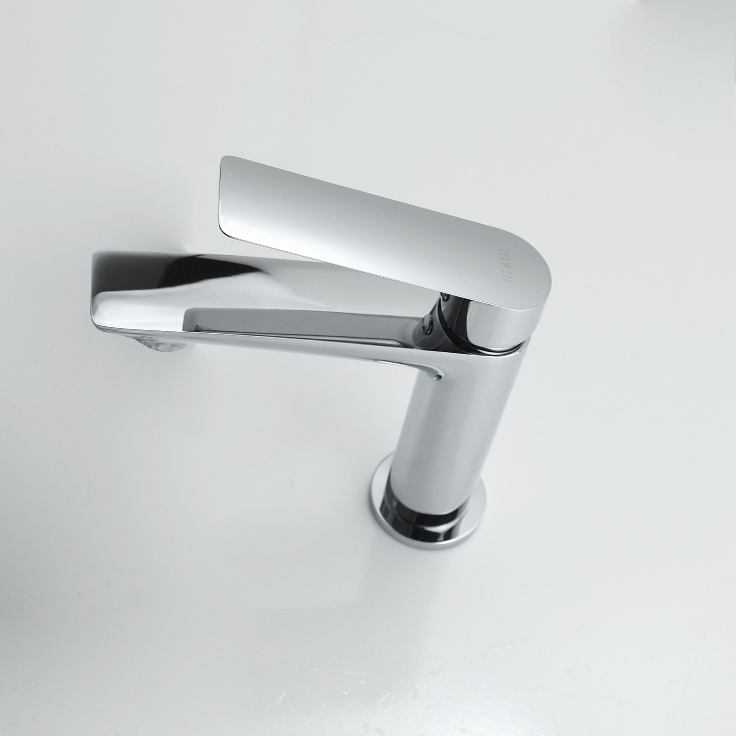 VÒI LAVABO RỬA MẶT NÓNG LẠNH HIWIN KF-761