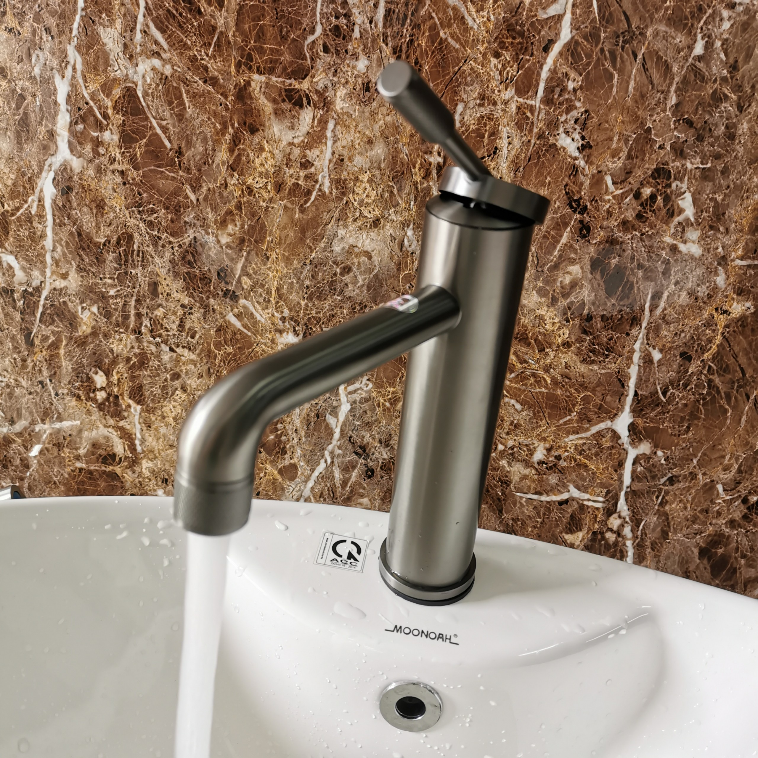 Vòi lavabo nóng lạnh mạ PVD cao cấp