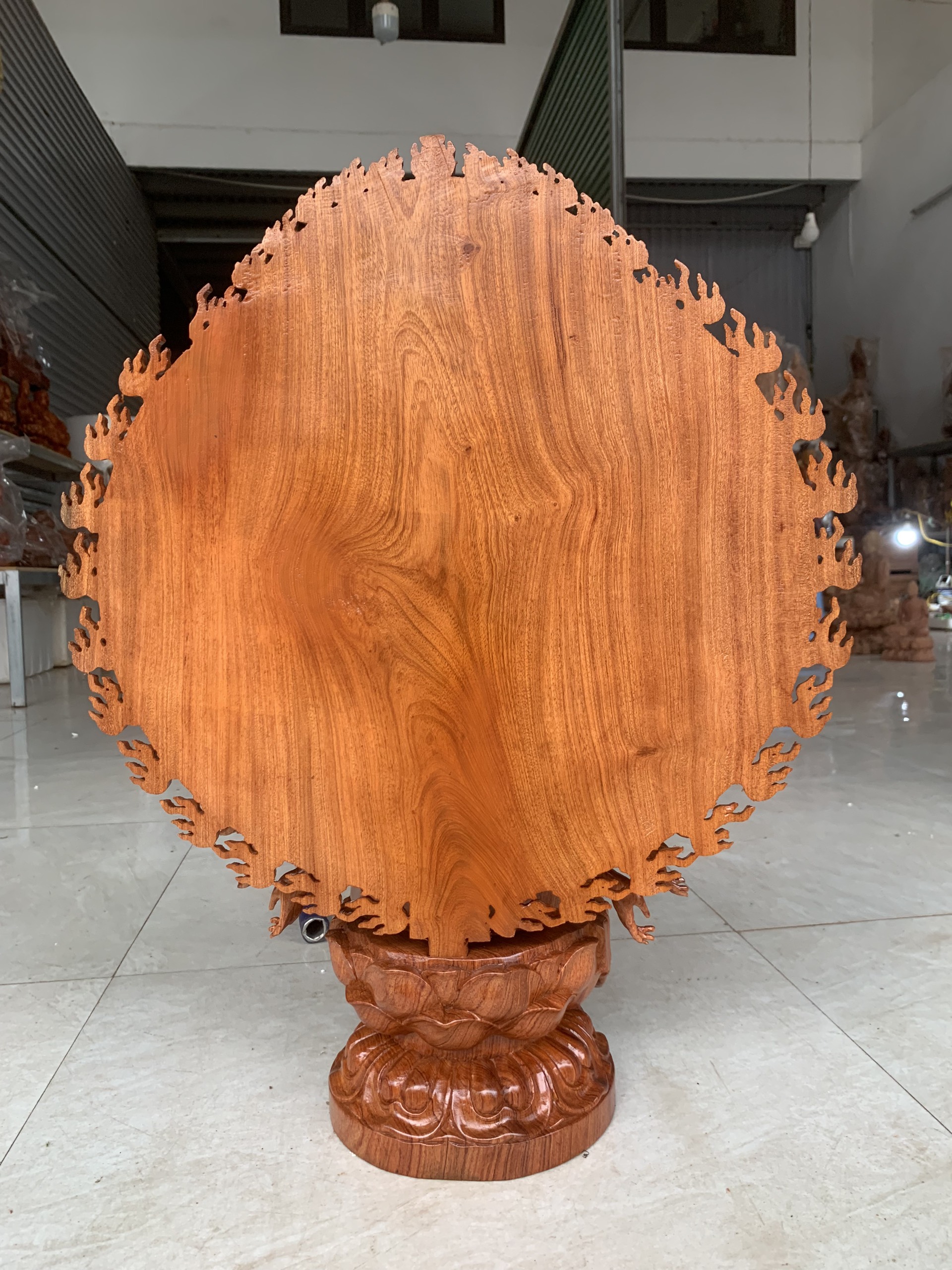 TƯỢNG PHẬT THIÊN THỦ THIÊN NHÃN GỖ HƯƠNG ĐÁ KT 61×48×20CM