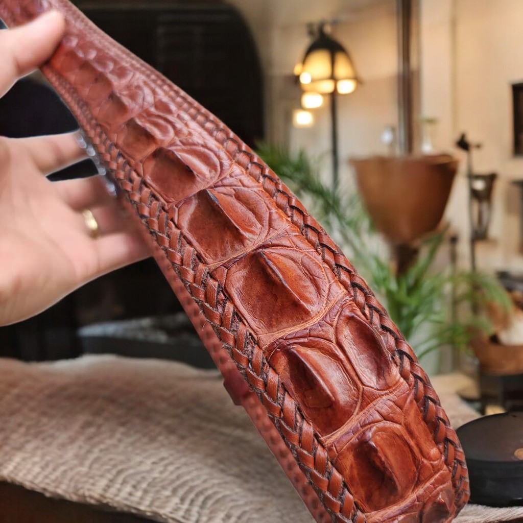 Nịt Da Cá Sấu Gai Liền Đan Viền Thủ Công N33ND1 (mặt bạc)