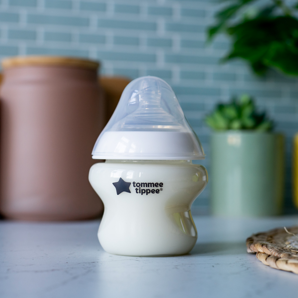 Bình Sữa Ty Siêu Mềm Tự Nhiên Tommee Tippee Natural Start 150ml, Núm Ty Của Bình 0-3 Tháng (Bình đôi)